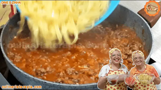 Macarrão à Bolonhesa de Carne Moída