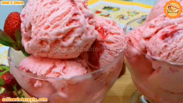 Sorvete de Gelatina com Geleia de Morango
