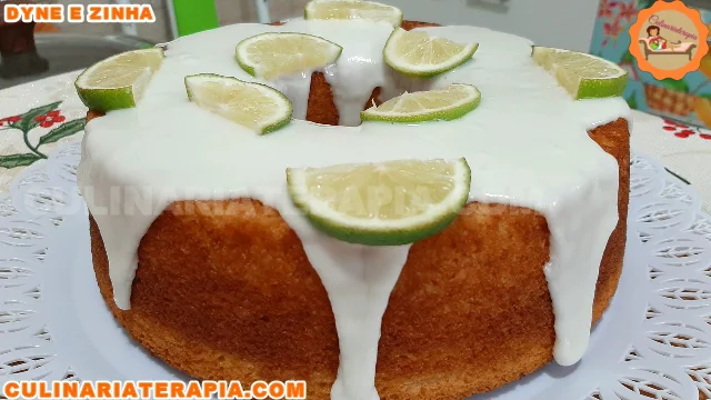 Bolo de Limão com Cobertura