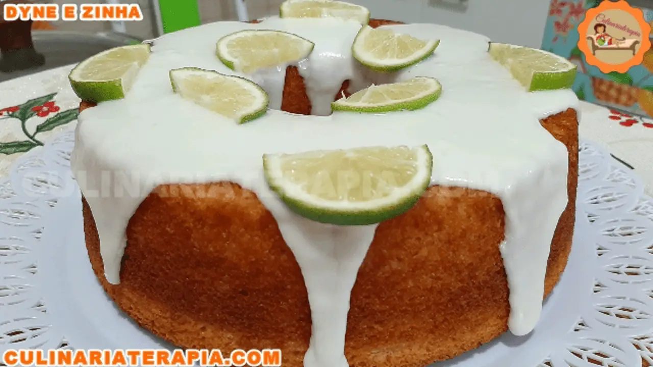 Bolo de Limão com Cobertura