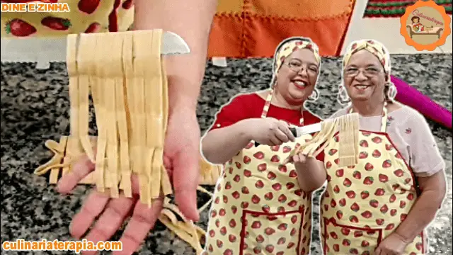 Macarrão Caseiro de Ovos e Molho de Tomate