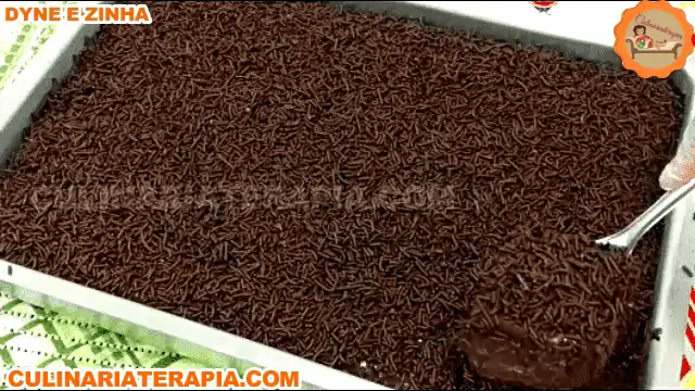 Bolo de Chocolate Rápido e Fácil Gigante